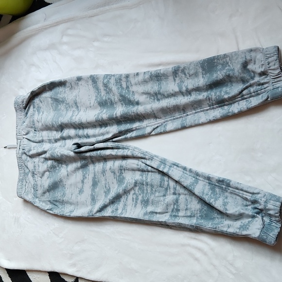 Athleta, Farallon Lounge, Casual Jogger Pants, Sz M, Green Camouflage - Picture 4 of 9